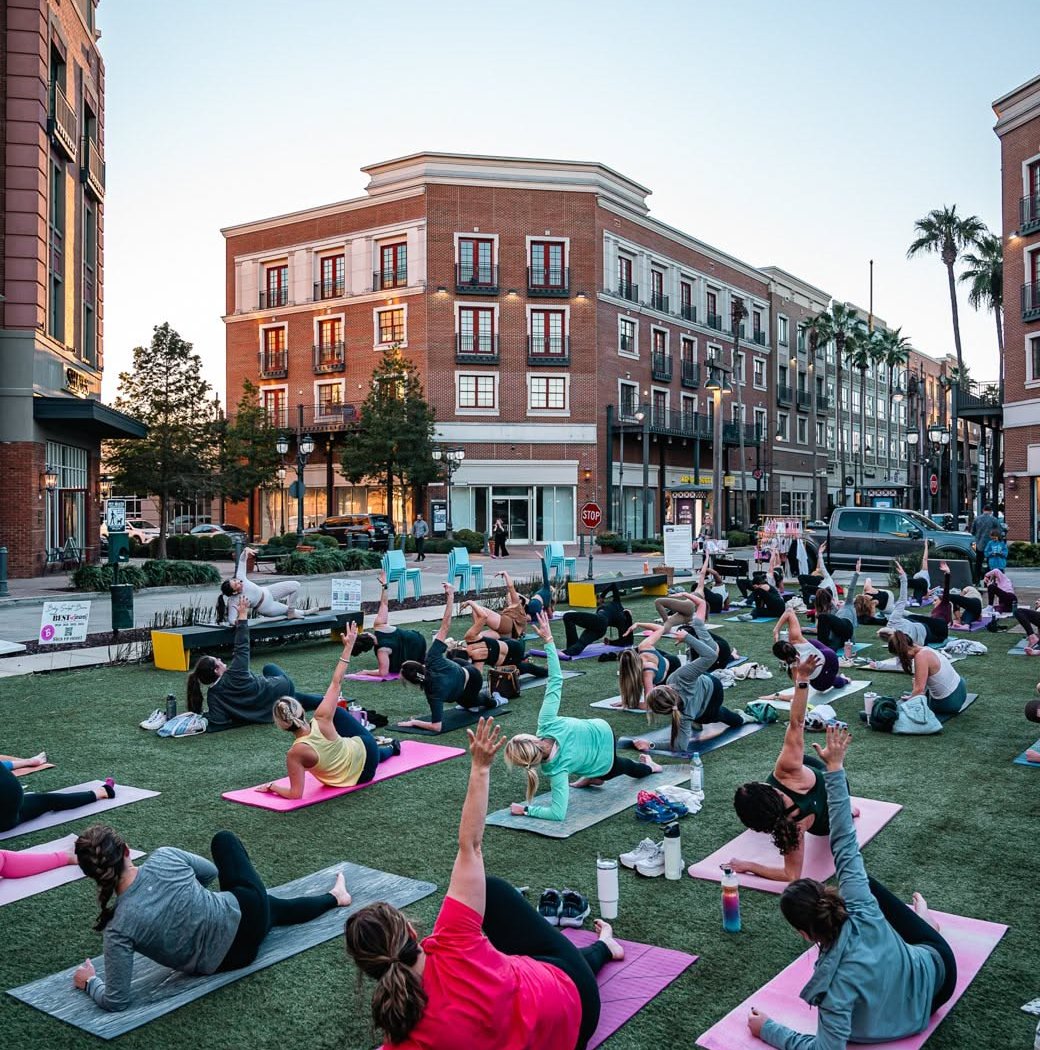 Outdoor Yoga at Ferry Building 1